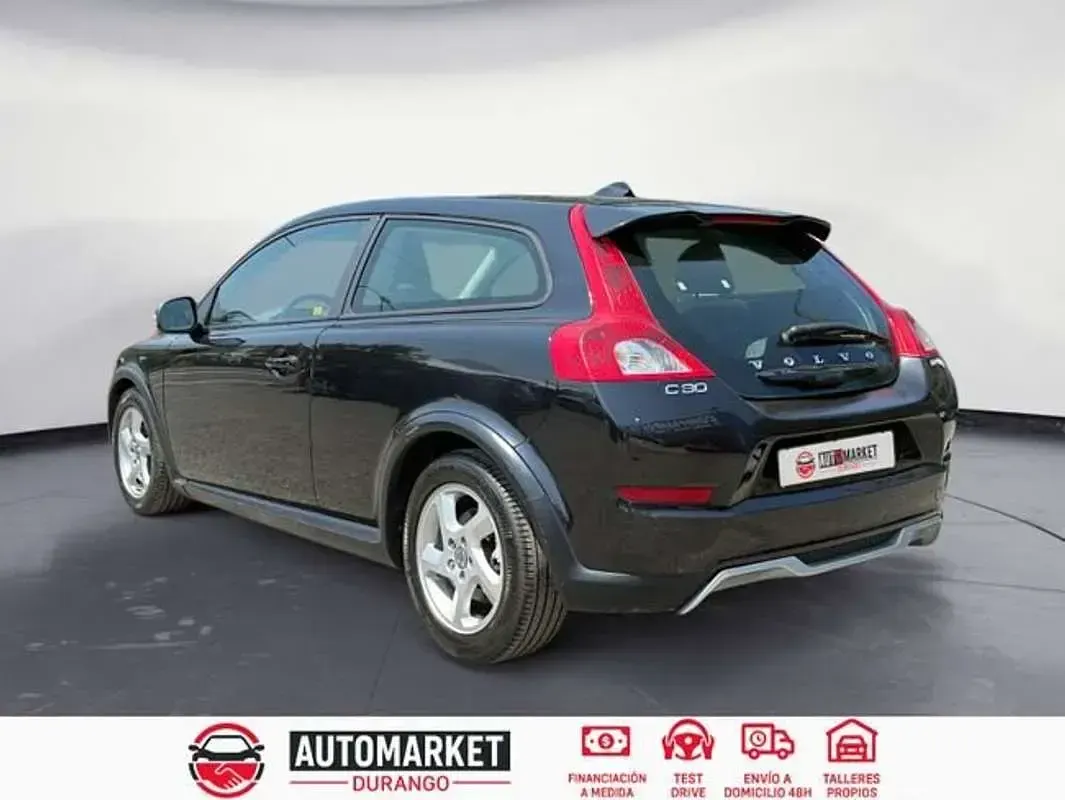Usado Volvo C30 Kinetic 136 CV (100 kW) 2010 Negro Utilitario