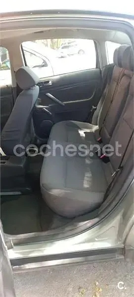Usado VW Passat Edition 101 CV (74 kW) 2004 Gris / plata Familiar