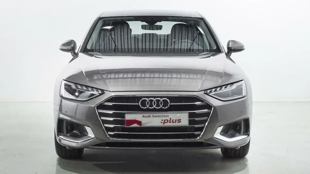 Usado Audi A4 Advanced Plus 136 CV (100 kW) 2022 Gris Berlina
