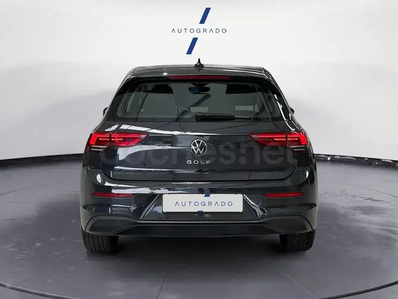 Usado VW Golf VIII 115 CV (84 kW) 2022 Gris / plata Berlina