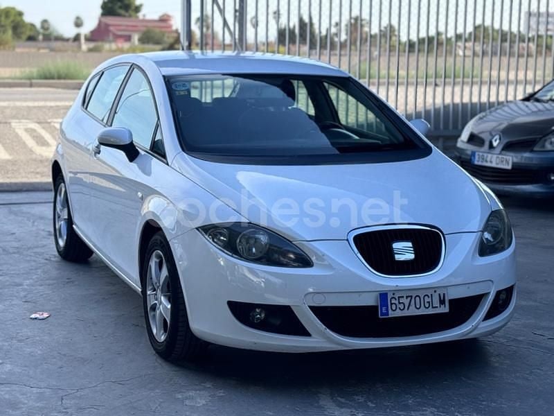 Blanco Usado 2009 Seat Leon Style Berlina | 6199 € (Precio justo) - Imagen 1/4