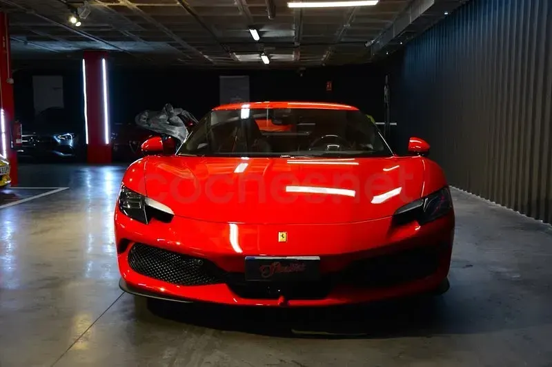 Usado Ferrari 296 831 CV (611 kW) 2024 Blanco Coupe
