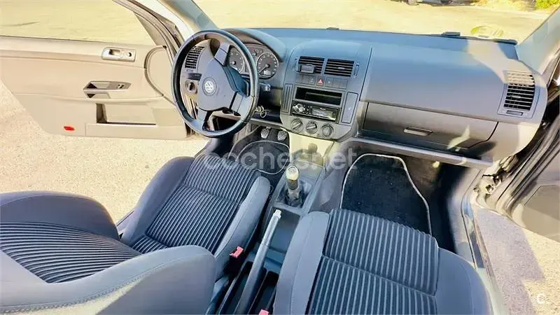 Usado VW Polo Advance 75 CV (55 kW) 2005 Amarillo Utilitario