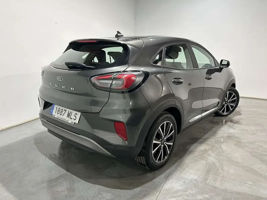 Usado Ford Puma Titanium 125 CV (91 kW) 2023 Gris SUV