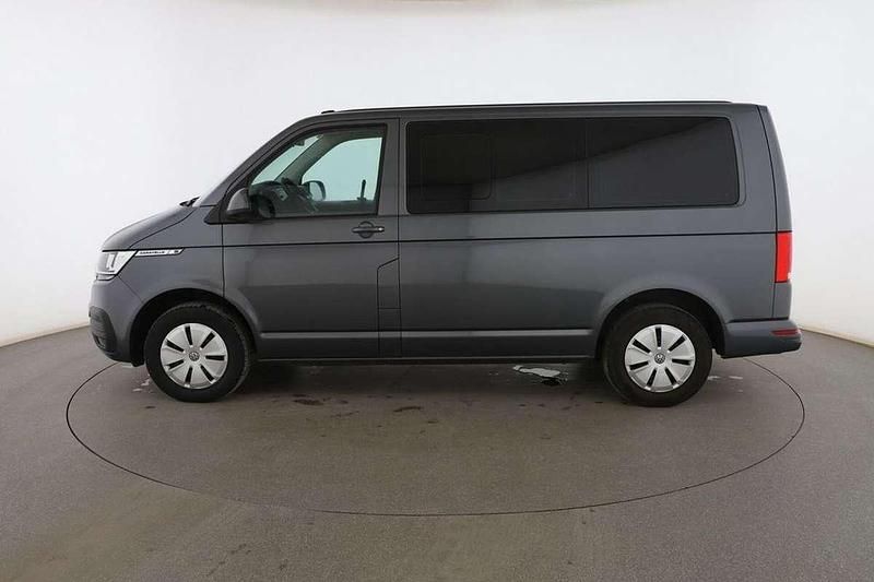 Usado VW Caravelle Trendline 151 CV (111 kW) 2021 Gris Monovolumen