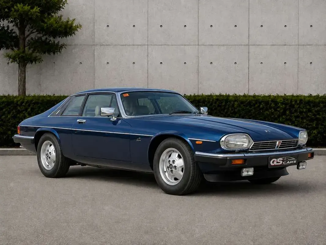 Usado Jaguar XJS 290 CV (213 kW) 1987 Azul Coupe