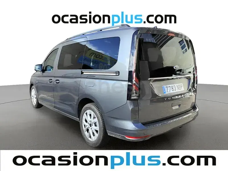 Usado Ford Grand Tourneo Connect Titanium 122 CV (89 kW) 2025 Gris / plata Monovolumen