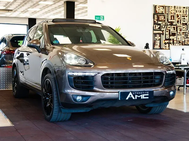 Usado Porsche Cayenne S E-Hybrid 416 CV (305 kW) 2015 Gris / plata SUV