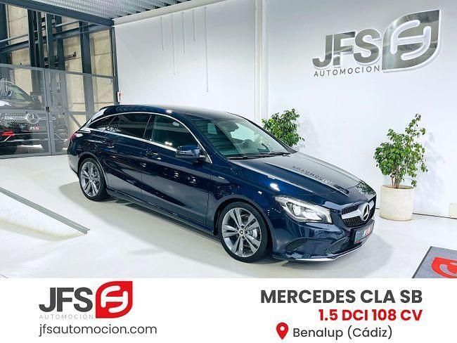 Usado Mercedes CLA180 108 CV (79 kW) 2018 Azul Berlina