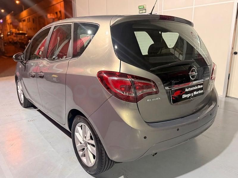 Usado Opel Meriva Excellence 140 CV (102 kW) 2015 Gris / plata Monovolumen