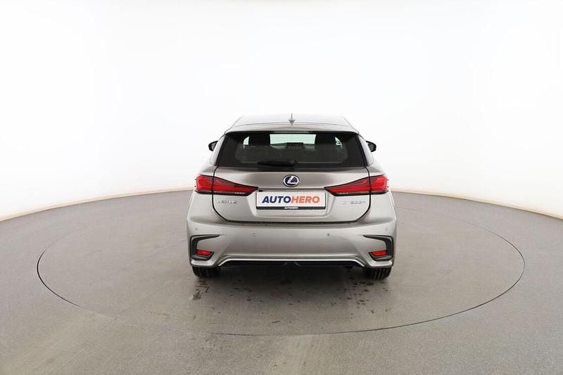 Usado Lexus CT200h 136 CV (100 kW) 2018 Plata Berlina