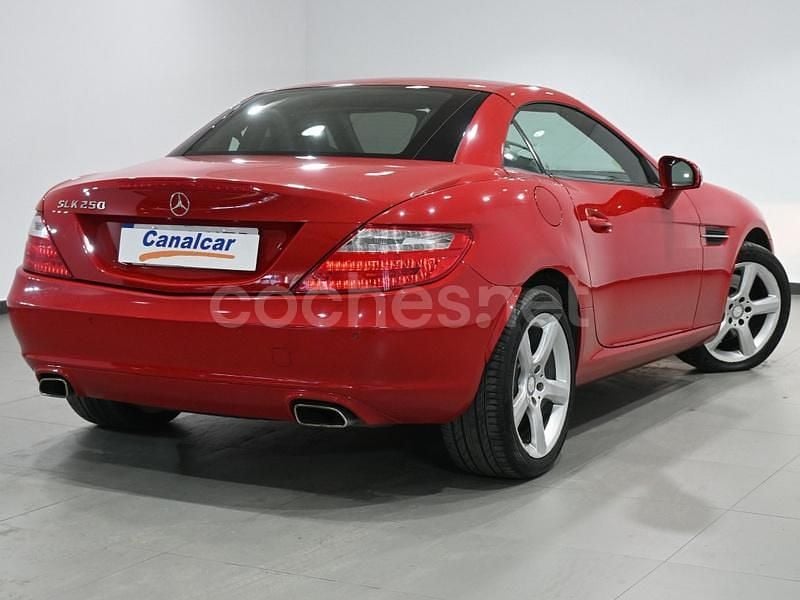Usado Mercedes SLK250 204 CV (150 kW) 2011 Rojo Descapotable