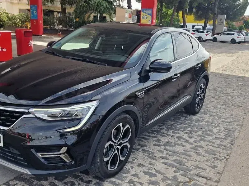 Usado Renault Arkana Intens 145 CV (106 kW) 2021 Negro SUV
