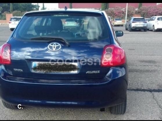 Usado Toyota Auris Luna 126 CV (92 kW) 2008 Azul Berlina