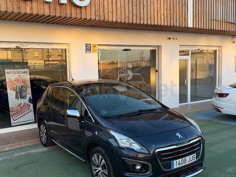 Usado Peugeot 3008 Allure 130 CV (95 kW) 2016 Negro Berlina
