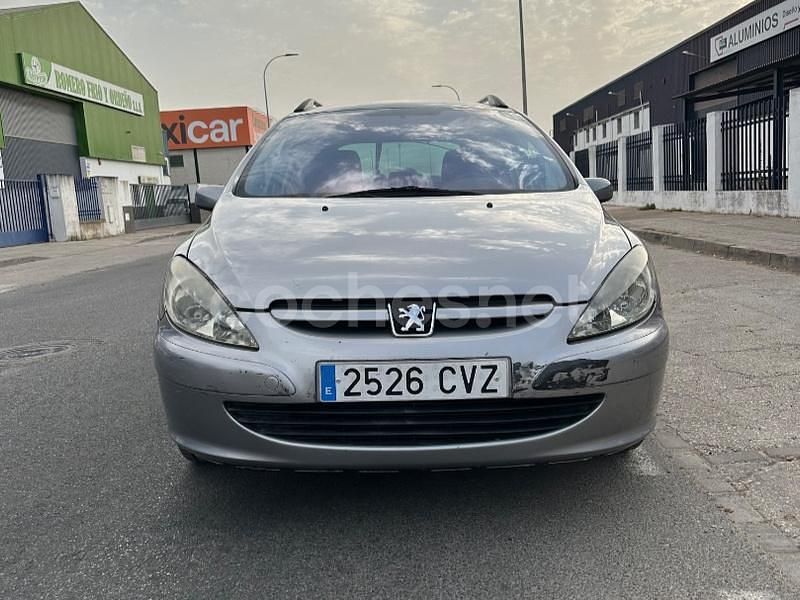 Gris / plata Usado 2004 Peugeot 307 Familiar | 2850 € (Buen precio) - Imagen 1/4