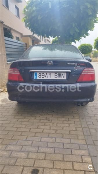 Azul Usado 2002 Honda Accord LS Berlina | 1900 € - Imagen 1/4