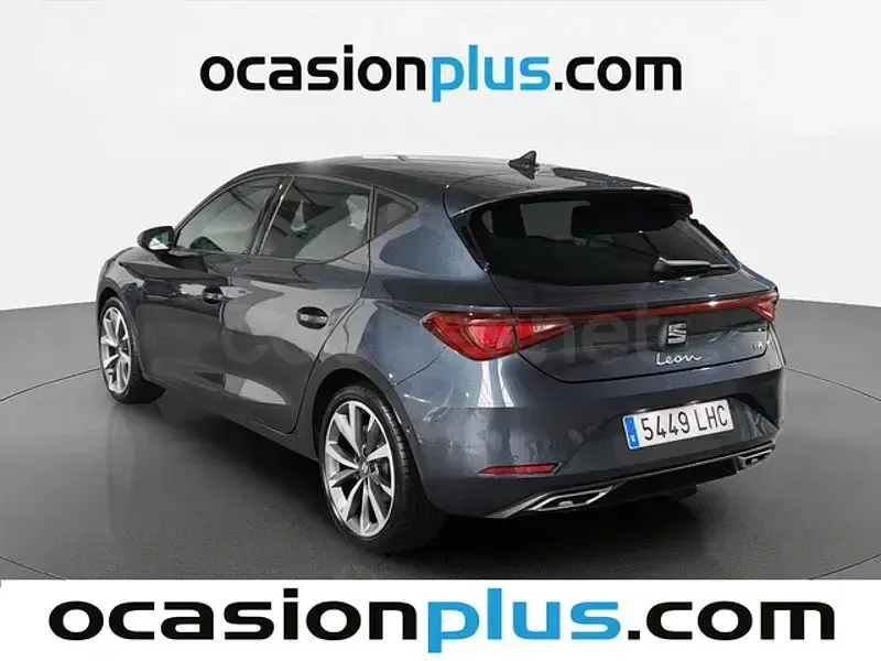 Usado Seat Leon FR 150 CV (110 kW) 2020 Gris / plata Berlina