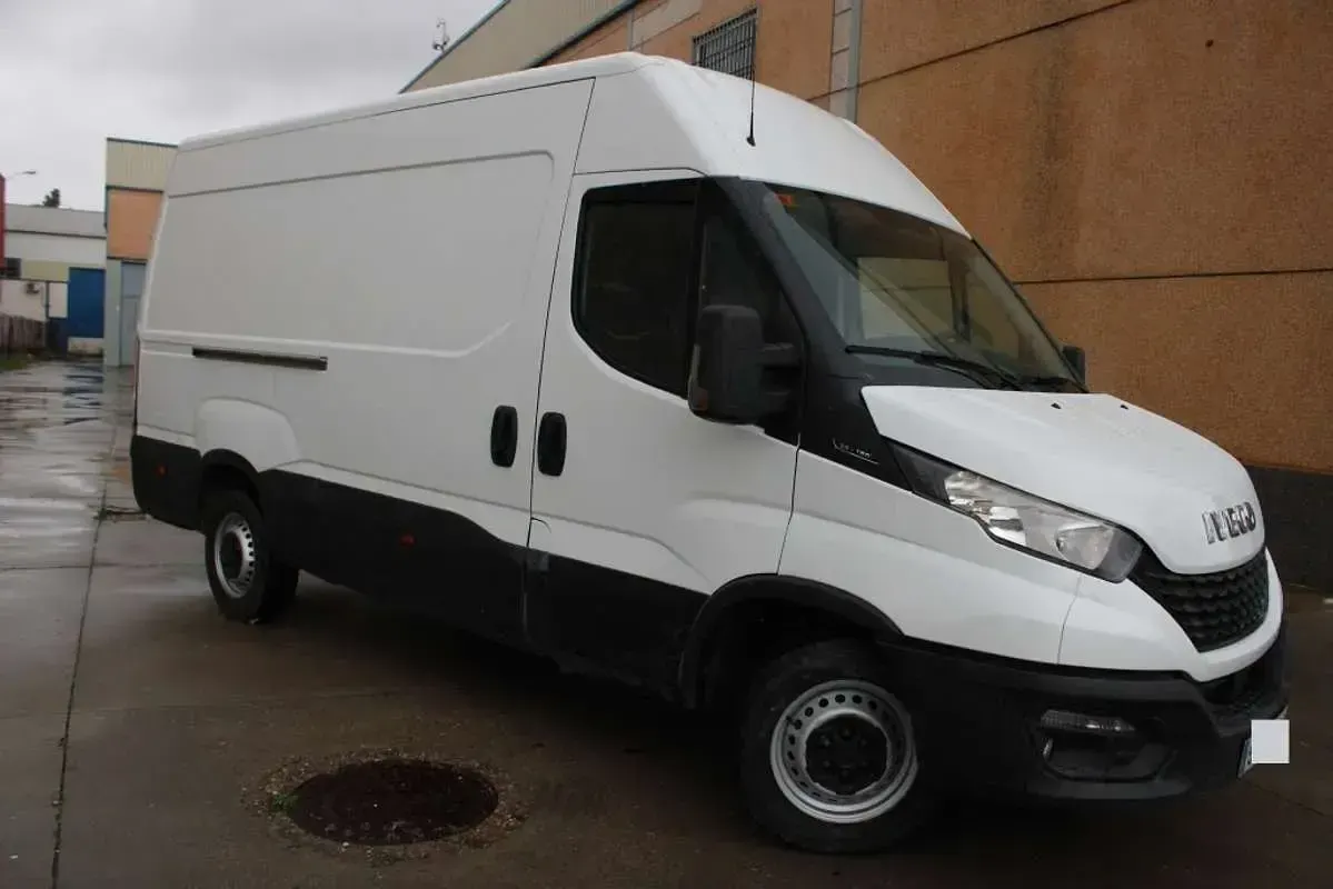 Usado Iveco Daily 156 CV (114 kW) 2021 Blanco Van