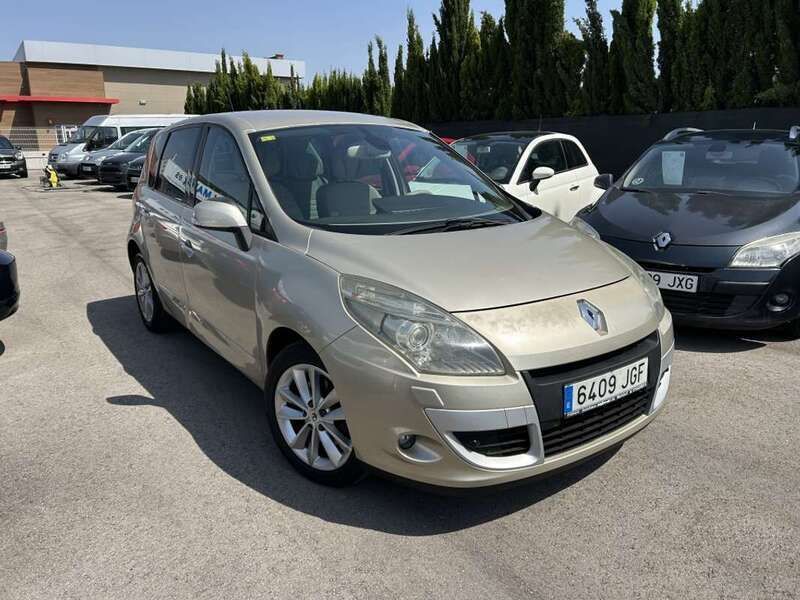 Beige metalico Usado 2009 Renault Grand Scénic III Privilege Monovolumen | 6900 € - Imagen 1/4