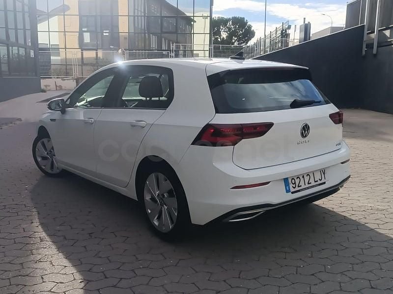 Usado VW Golf VIII Life 150 HP (110 kW) 2020 Branco Sedan
