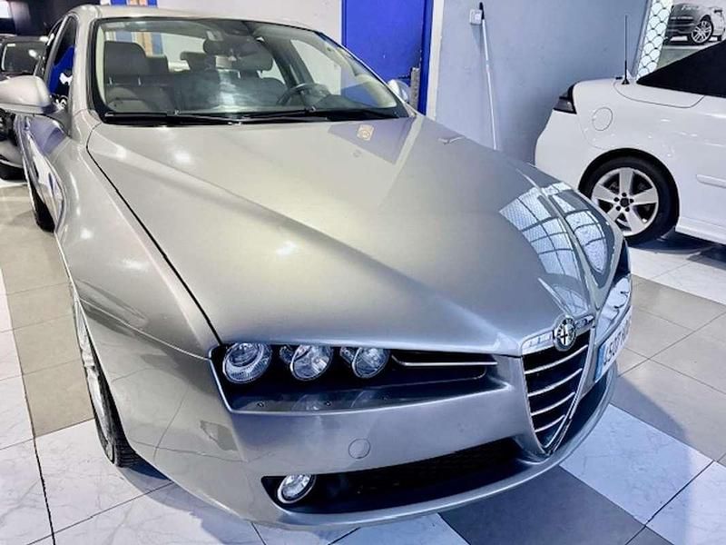 Usado Alfa Romeo 159 170 CV (125 kW) 2011 Beige Berlina