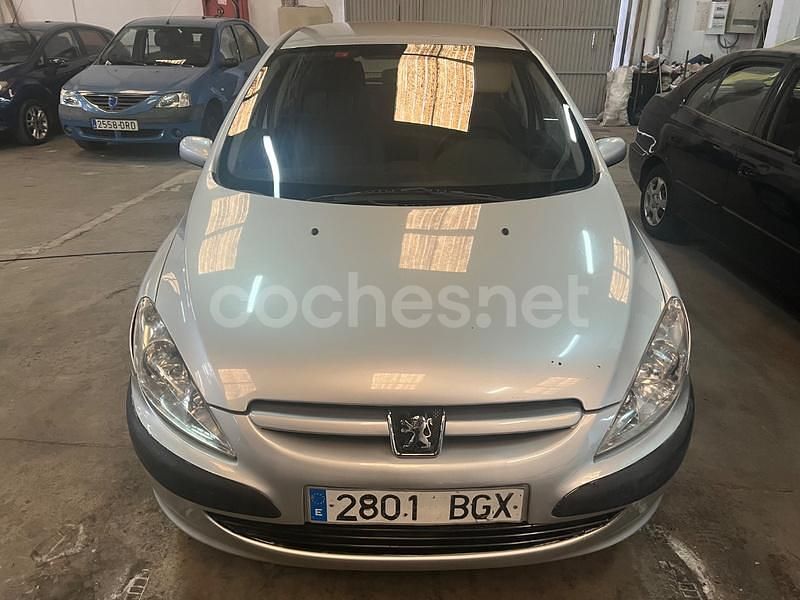 Gris / plata Usado 2002 Peugeot 307 Berlina | 2850 € (Precio justo) - Imagen 1/4
