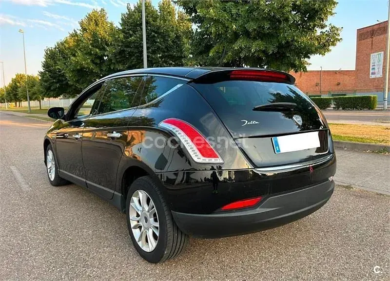 Usado Lancia Delta 150 CV (110 kW) 2009 Negro Utilitario