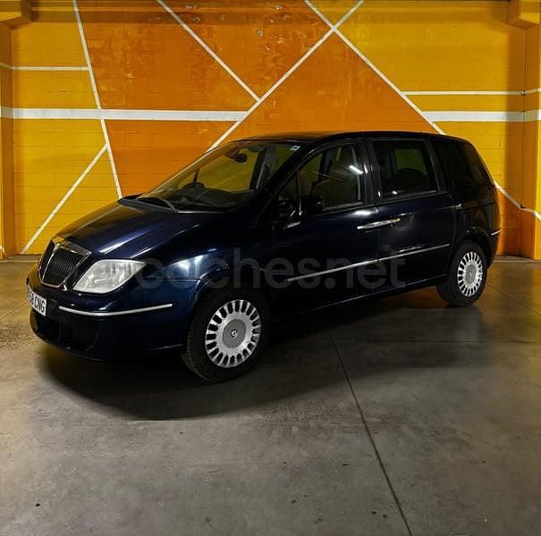 Usado Lancia Phedra 128 CV (94 kW) 2003 Azul Monovolumen