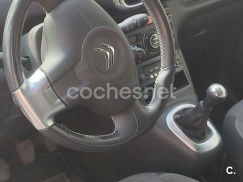 Usado Citroën C3 Picasso Attraction 92 CV (67 kW) 2015 Negro Monovolumen