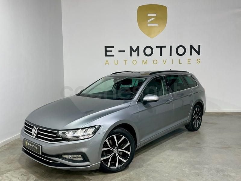 Usado VW Passat Executive 150 CV (110 kW) 2022 Gris / plata Familiar