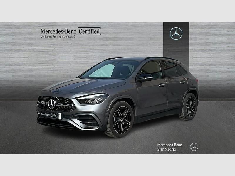 Usado Mercedes GLA200 AMG line 150 CV (110 kW) 2025 Gris SUV