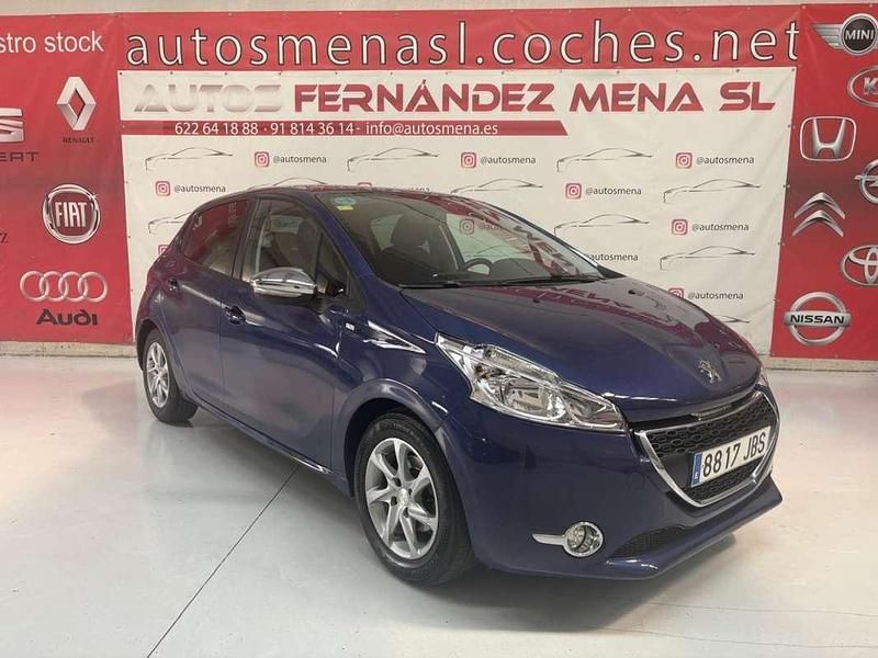 Azul Usado 2015 Peugeot 208 Access Utilitario | 5300 € (Precio justo) - Imagen 1/4
