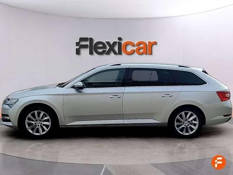 Usado Skoda Superb Style 218 HP (160 kW) 2021 Cinzento Carrinha