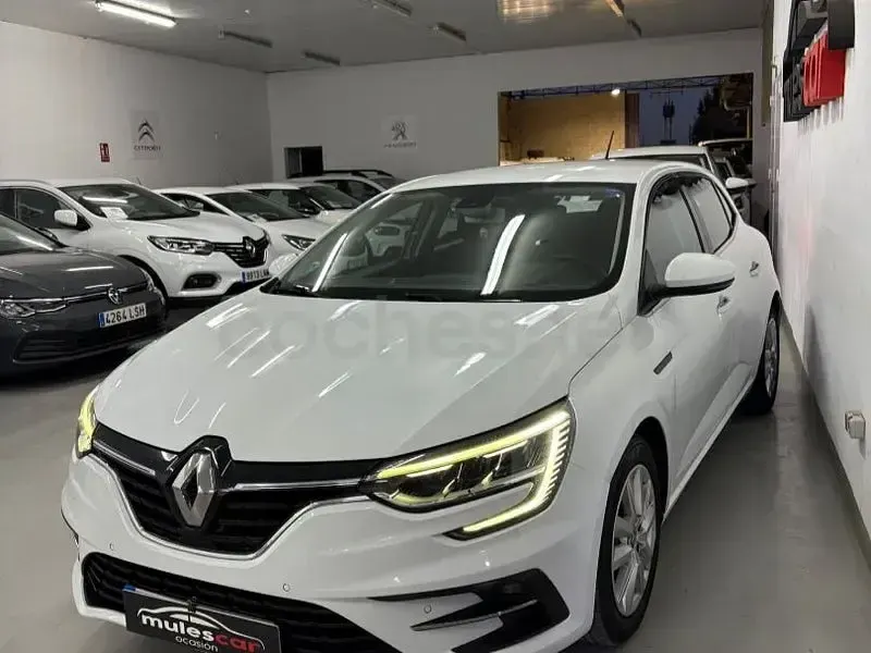 Usado Renault Mégane II Intens 115 CV (84 kW) 2021 Blanco Berlina