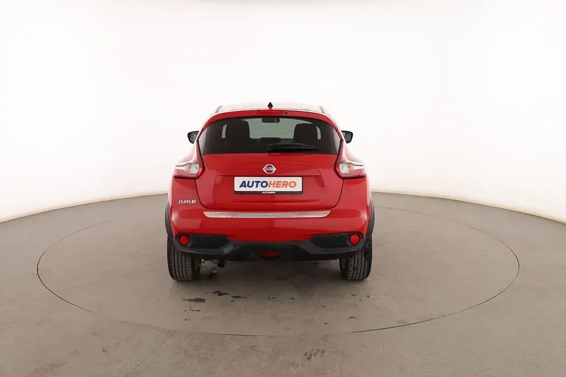 Usado Nissan Juke Acenta 110 CV (80 kW) 2017 Rojo SUV