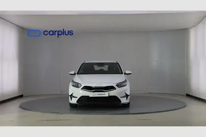 Usado Kia Ceed 136 CV (100 kW) 2022 Blanco Utilitario