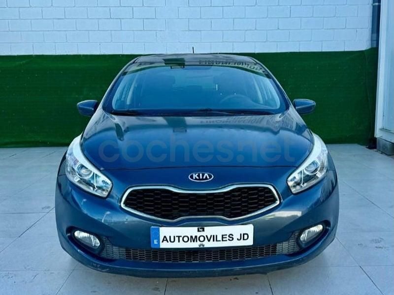 Usado Kia Ceed GT 90 HP (66 kW) 2016 Azul Sedan