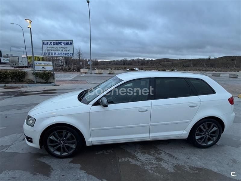 Usado Audi A3 Ambition 140 CV (102 kW) 2011 Blanco Utilitario