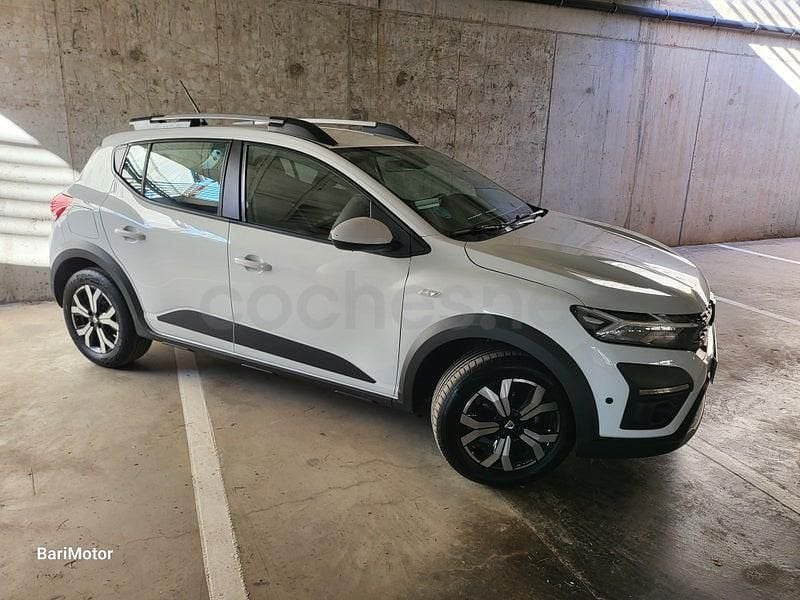 Usado Dacia Sandero Comfort 91 CV (66 kW) 2022 Blanco Berlina