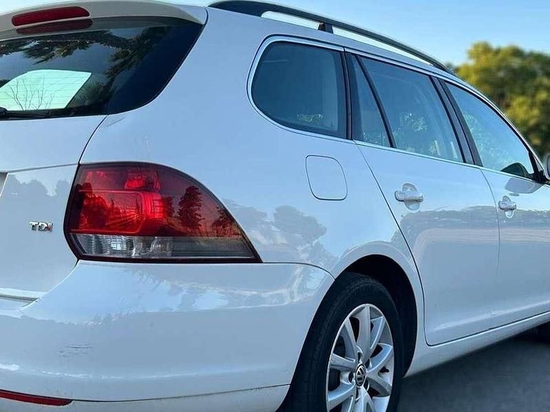 Usado VW Golf VII Advance 105 CV (77 kW) 2012 Blanco Familiar