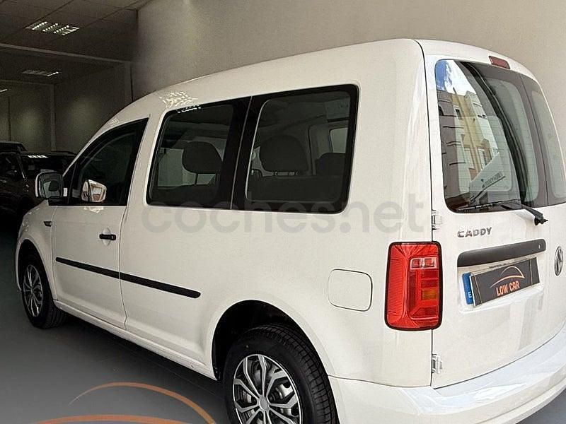Usado VW Caddy Trendline 122 CV (89 kW) 2020 Blanco Monovolumen