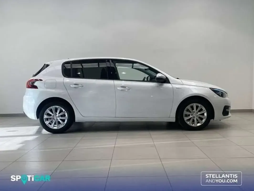 Usado Peugeot 308 Style 131 CV (96 kW) 2020 Blanco Utilitario