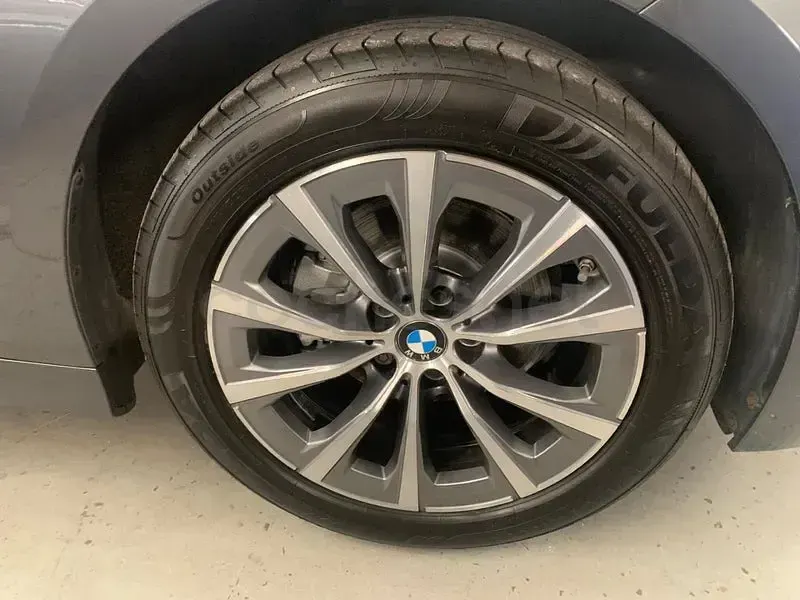 Usado BMW 320e 190 CV (139 kW) 2021 Gris / plata Familiar