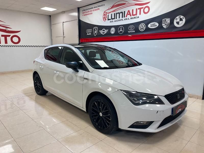 Usado Seat Leon Ecomotive 110 CV (80 kW) 2015 Blanco Berlina