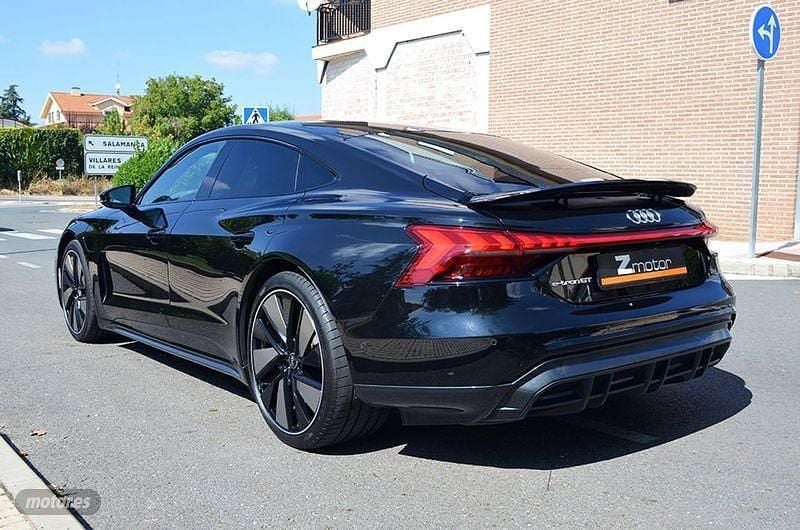 Usado Audi e-tron GT quattro Ambiente 389 kW (530 CV) 2021 Negro Berlina
