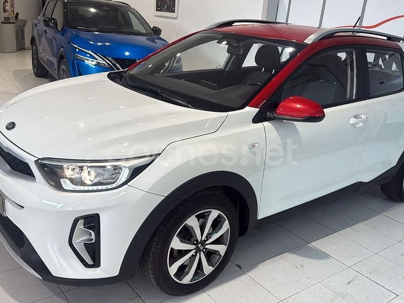 Usado Kia Stonic 100 CV (73 kW) 2021 Blanco SUV