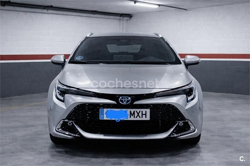 Usado Toyota Corolla Sport 140 CV (102 kW) 2024 Gris / plata Familiar