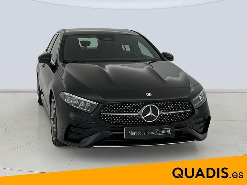 Usado Mercedes A180 116 CV (85 kW) 2023 Negro Berlina