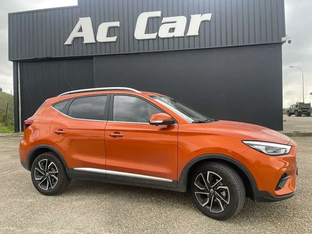 Usado MG ZS Comfort 110 CV (80 kW) 2023 Naranja SUV